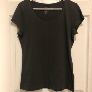 🚨 4 FOR $25🚨 H&M LOGG T-Shirt